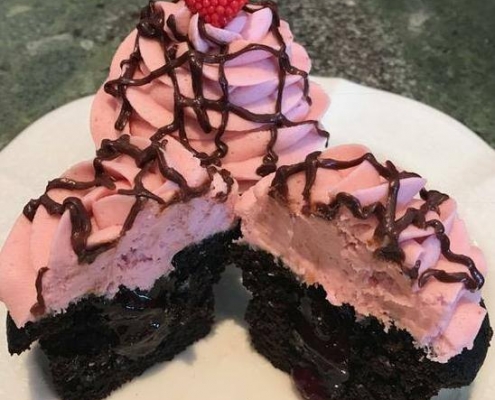 Royal River Raspberry Cupcake: Chocolate cupcake with raspberry filling, raspberry buttercream, chocolate ganache drizzle and a raspberry
