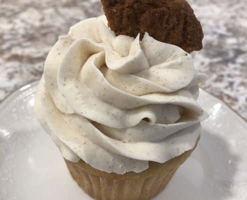 Ginger-iffic Cupcake: Ginger apple cupcake baked with crystallized ginger with cinnamon buttercream and a gingersnap cookie