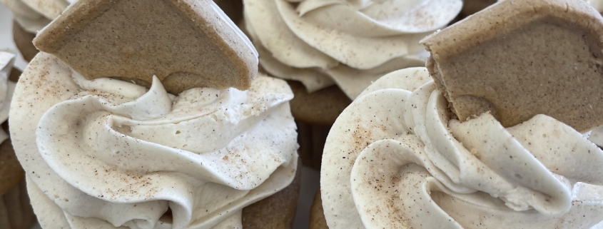 Toast-Yays Cupcakes: Vanilla Cinnamon cupcake with Maple Syrup buttercream, cinnamon sugar and a cookie